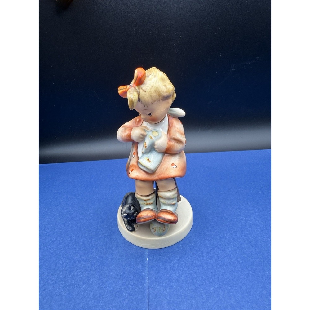Vintage Hummel Goebel "Mother's Helper" Figurine TMK-3  West Germany‎ 1960-1972